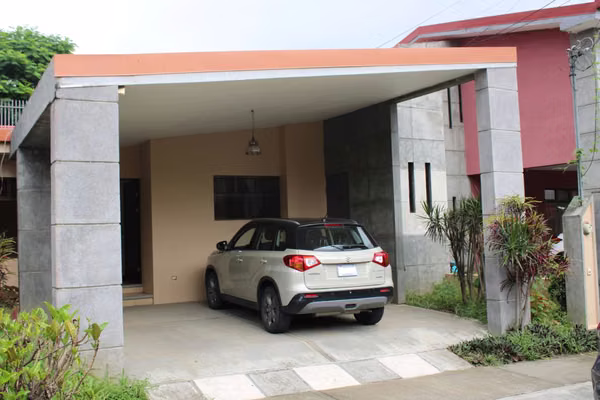 Casa de una planta en Belén, 3 habitaciones y jardín