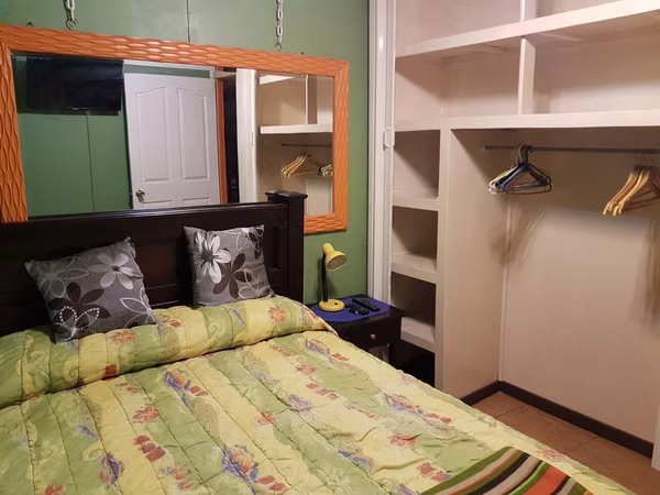 Apartamento amueblado con servicios  por temporada corta para dos .