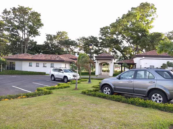 Moderna casa en condominio consepto abierto Area social amplia