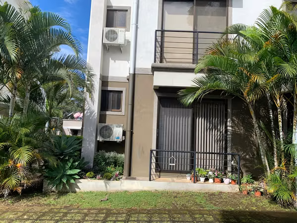 Esquisito Condominio amueblado full moderno