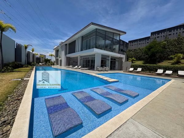 ALQUILER 3 Bedroom House in Condominio, Los Arcos, Heredia