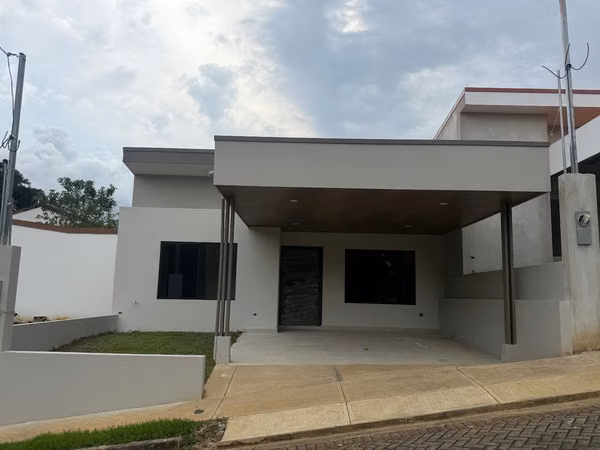 A la venta - Casa de dos dormitorios - Condominio La Francia, Barrio San José Alajuela