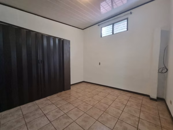 Apartamento de 2 habitaciones en alquiler en Santa Ana