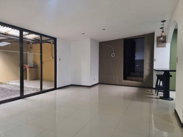 Apartamento de 2 habitaciones en alquiler en Santa Ana