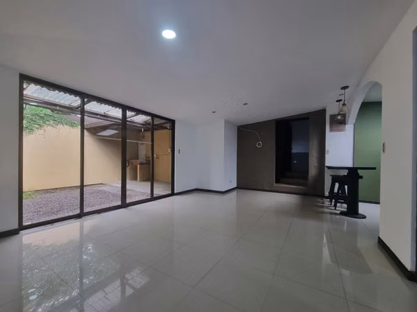 Apartamento de 2 habitaciones en alquiler en Santa Ana