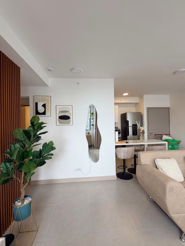 Apartamento Amoblado en venta en Sky House, San Jose cerca Parque de la Paz