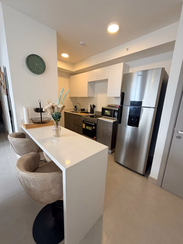 Apartamento Amoblado en venta en Sky House, San Jose cerca Parque de la Paz