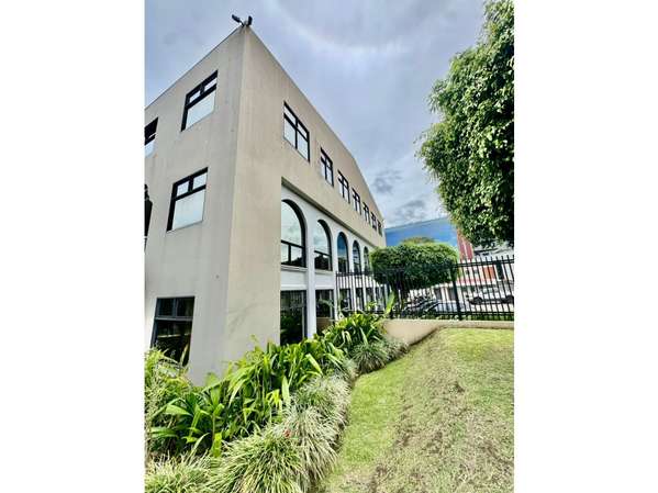Edificio en alquiler La Sabana, piso 3