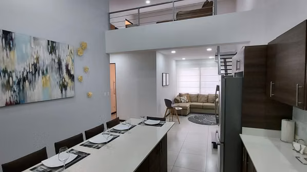 Modern 3 bedroom penthouse in Nova Lofts, opposite the centre of Santa Ana