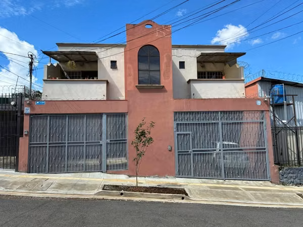 I rent office space with furniture, in S.J. San Francisco de Dos Rios. Maximum 10 people.