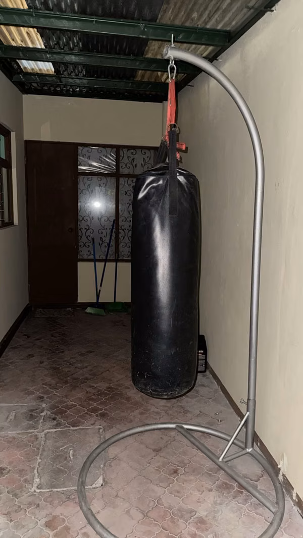 Boxing Sac with Metal Support