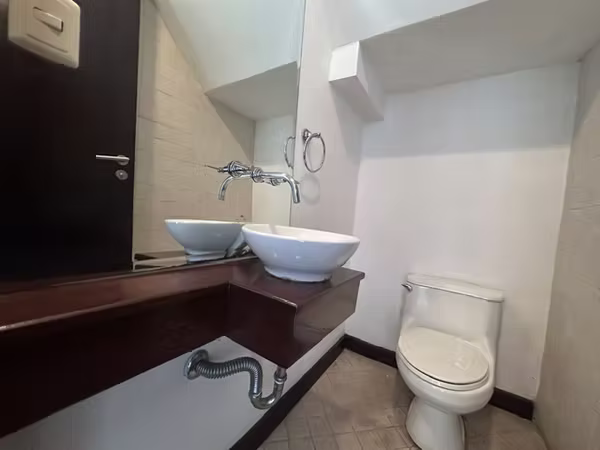COMODA CASA IMPECABLE EN ALQUILER EN GUACHIPELÍN DE ESCAZÚ