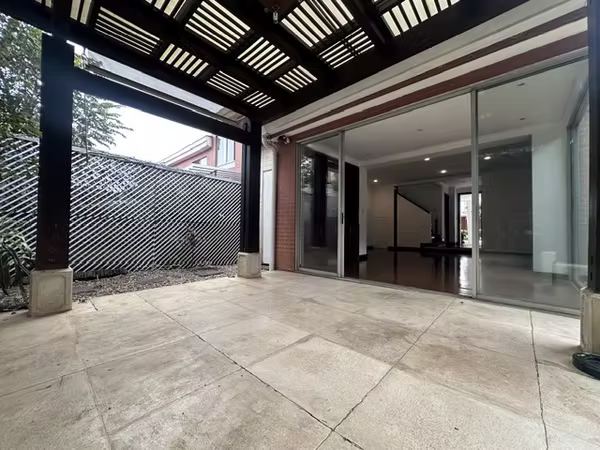 COMODA CASA IMPECABLE EN ALQUILER EN GUACHIPELÍN DE ESCAZÚ