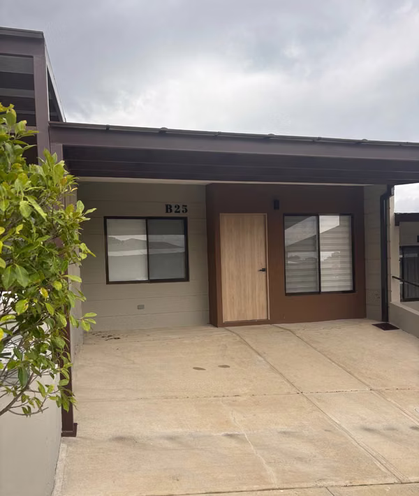 Se alquila hermosa casa en Condominio, NUEVA PARA ESTRENAR!