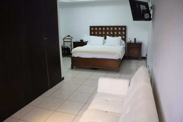 Se alquila casa  con o sin muebles amueblada en Residencial Abedules