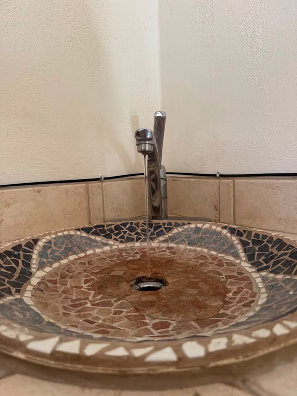 Casa de 3 Habitaciones con Piscina y Gran Lote en Venta en Hacienda Los Reyes