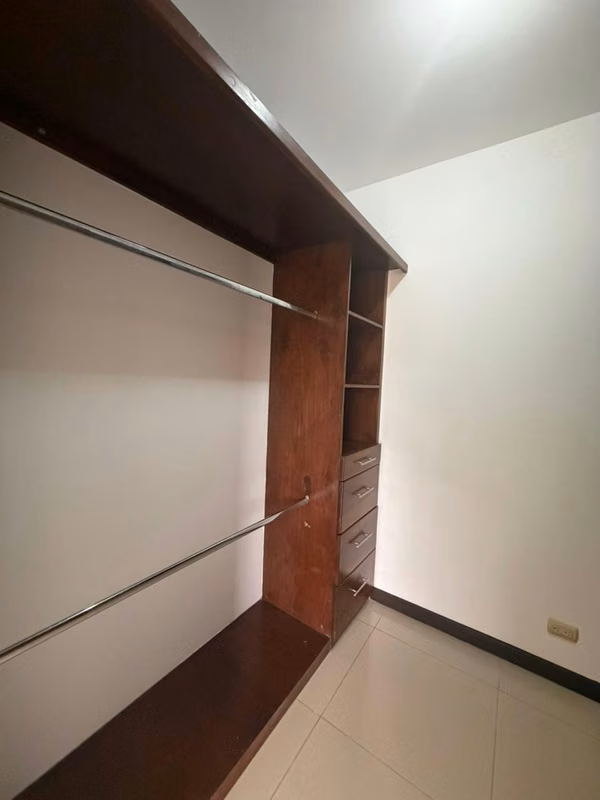 ¡CASA AMPLIA EN ALQUILER EN HACIENDA LOS REYES – LA GUÁCIMA, ALAJUELA!