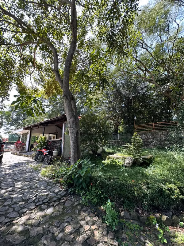 ALQUILER DE CASA TIPO HACIENDA SEMI AMUEBLADA EN TURRÚCARES DE ALAJUELA