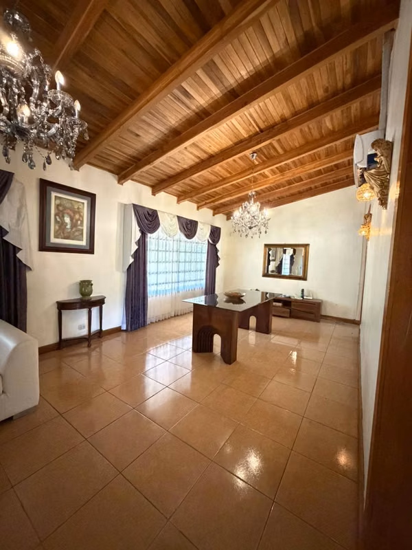 ALQUILER DE CASA TIPO HACIENDA SEMI AMUEBLADA EN TURRÚCARES DE ALAJUELA