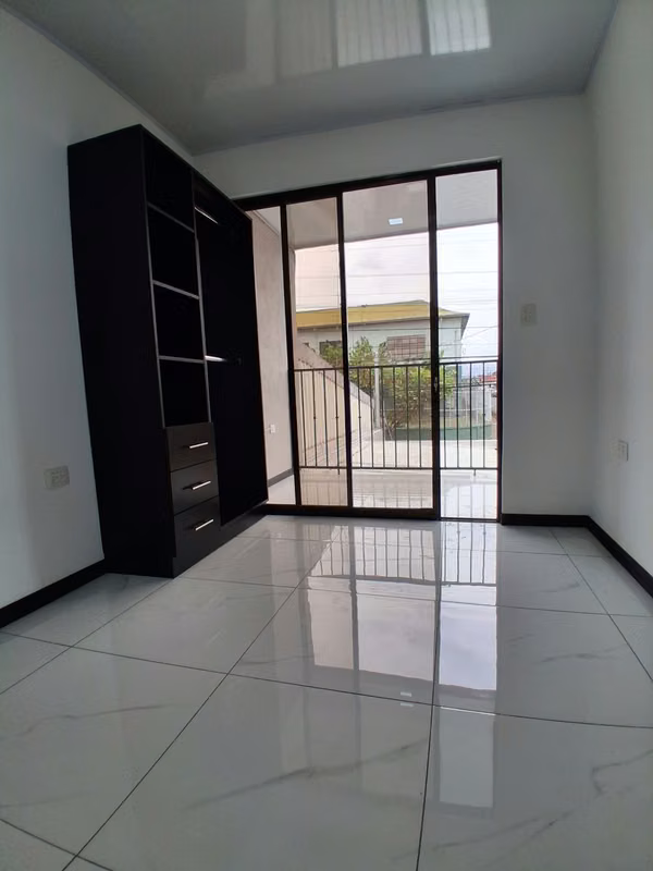 Sale of New House in Tibás, San José. 6155