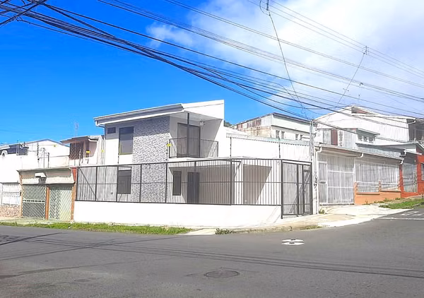 Sale of New House in Tibás, San José. 6155