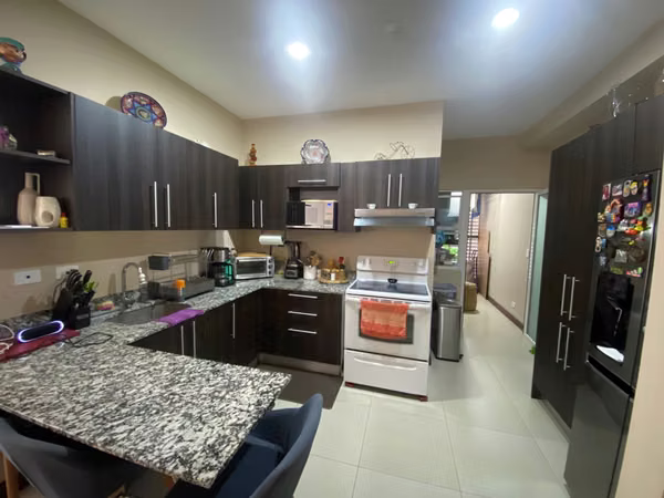 Venta de Apartamento en Condominio, Tibás.  6158