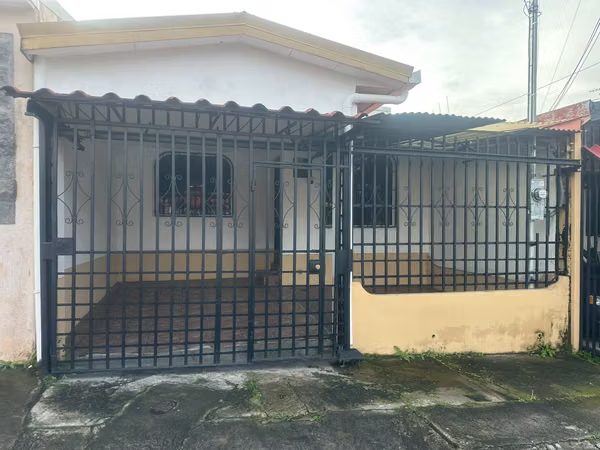 House in Zorobaru: Peace, Privacy and Confort