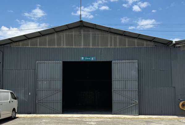 Large Commercial Winery of 145m ² in Santa Ana