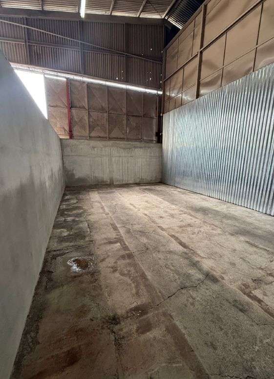 75 m ² Commercial Winery for Rent in Santa Ana