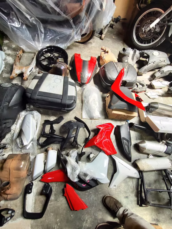 DUCATI SPARE PARTS - GREAT VARIETY - NEW AND USED - ASCH