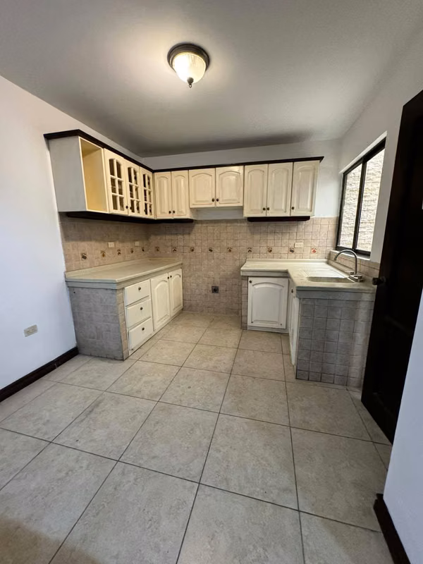OPORTUNIDAD DE INVERSION,Se venden dos apartamentos en trejos, Montealegre, Escazú.