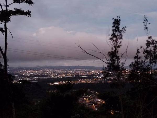 Terreno/Finca 30.000 m² en Cartago | Vistas panorámicas | Agua y electricidad | Financiamiento directo