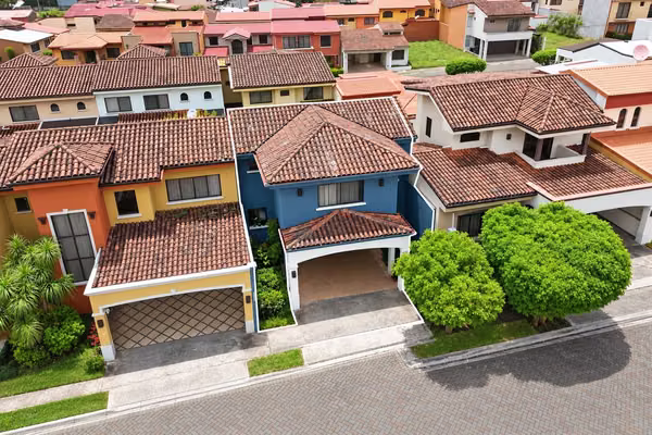 Casa Remodelada en Venta | Condominio Puebla Real, San Pablo de Heredia-1b