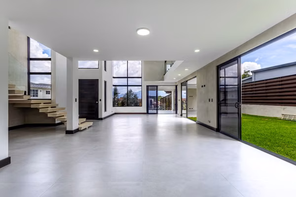 ¡Estrená casa con vista privilegiada en Condominio Tierras de Café, Ulloa de Heredia!