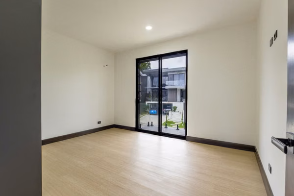 ¡Estrená casa con vista privilegiada en Condominio Tierras de Café, Ulloa de Heredia!