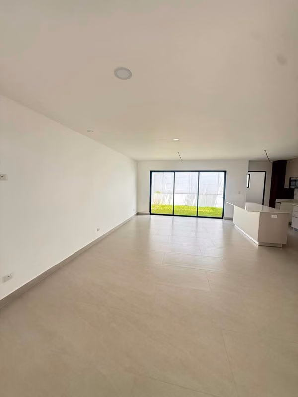 Se Vende Hermosa Casa para Estrenar  en Condominio Exclusivo en Lagunilla de Heredia.