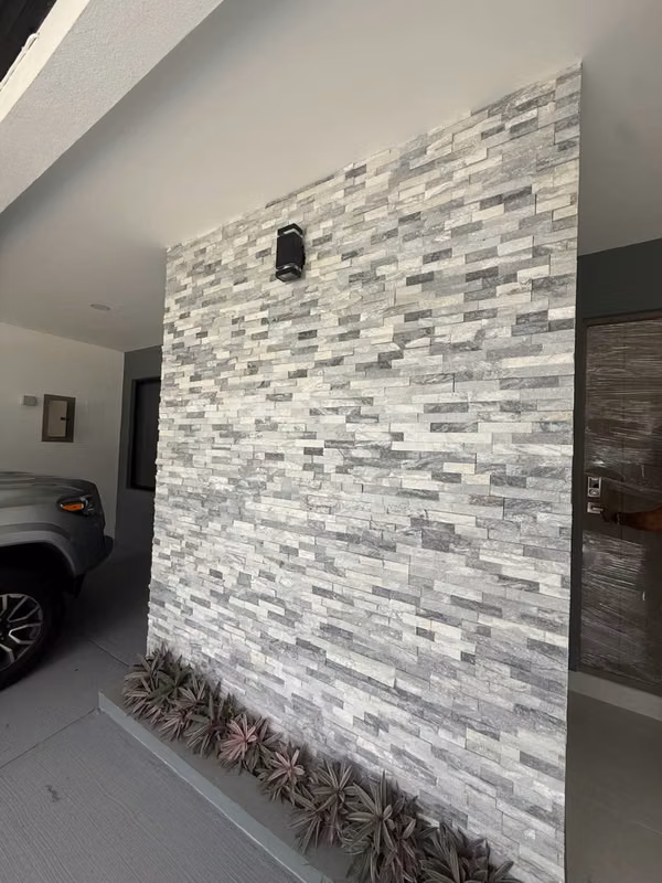 Se Vende Hermosa Casa para Estrenar  en Condominio Exclusivo en Lagunilla de Heredia.