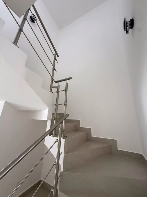 Se Vende Hermosa Casa para Estrenar  en Condominio Exclusivo en Lagunilla de Heredia.