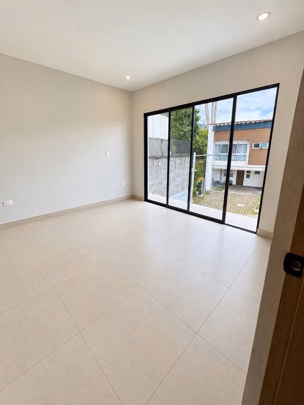 VENTA DE CASA EN SANTA ANA