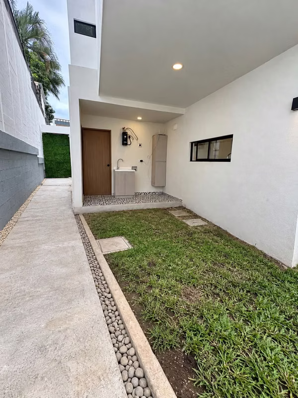 VENTA DE CASA EN SANTA ANA