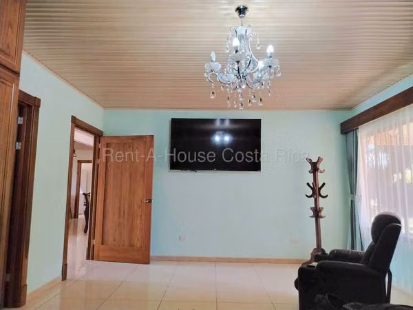 Casa en venta con piscina en San Isidro, Alajuela | 5.000 m²
