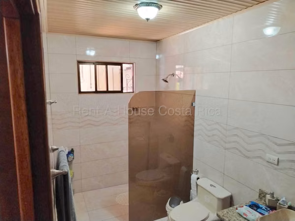 Casa en venta con piscina en San Isidro, Alajuela | 5.000 m²
