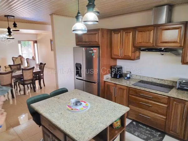 Casa en venta con piscina en San Isidro, Alajuela | 5.000 m²