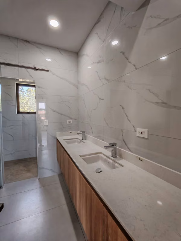 Alquiler / Venta   espectacular casa para estrenar  dos plantas Guacima, Las Vueltas, Provincia de  Alajuela