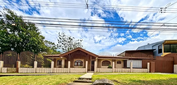 SALE BEAUTIFUL PROPERTY WITH HOUSE AND APARTMENT - SAN RAFAEL DE CORONADO
