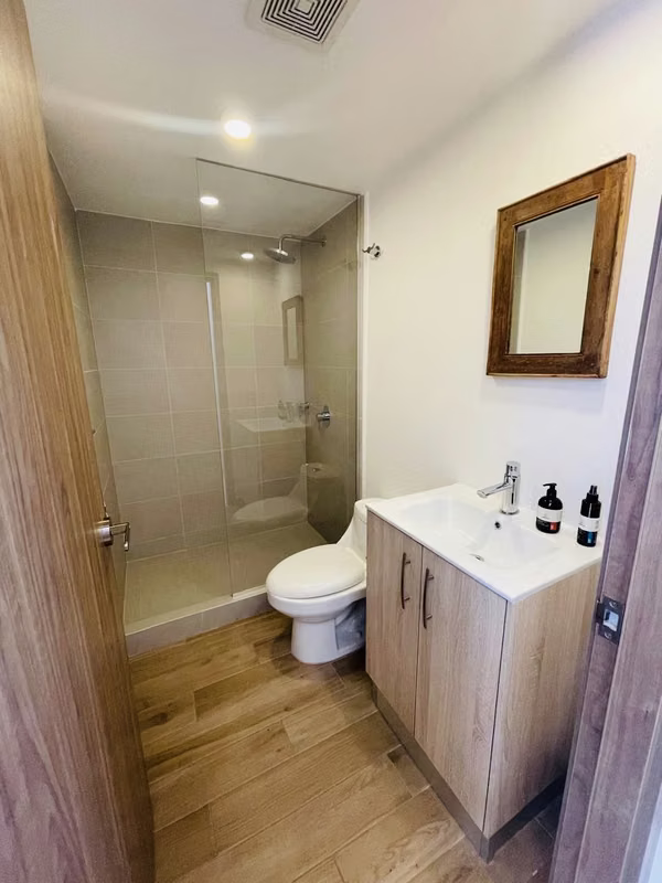 Apartamento full amueblado | 2 Habitaciones | 2 Parqueos | Agua incluida