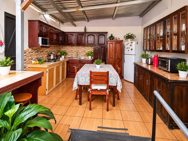 OPORTUNIDAD CASA EN VENTA EN SAN MARCOS DE TARRAZÚ CENTRO – 34 MILLONES