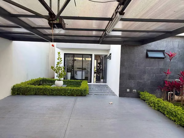 Casa moderna de una planta en venta | Santo Domingo de Heredia