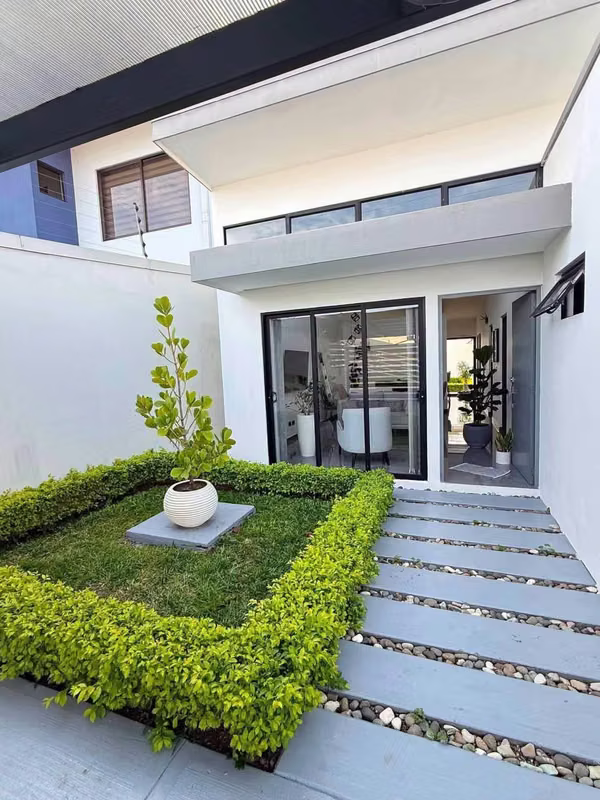 Casa moderna de una planta en venta | Santo Domingo de Heredia