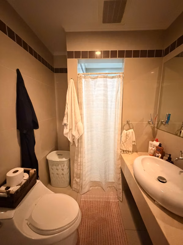 Furnished apartment, maintenance fee paid in Sabana Sur.